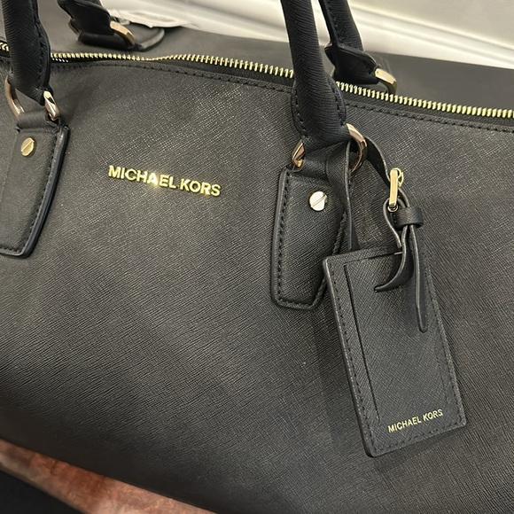 Micheal Kors black leather duffle bag - Picture 8 of 10